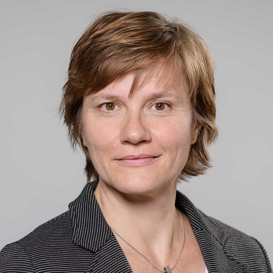 Dr. Yvonne Schneider
